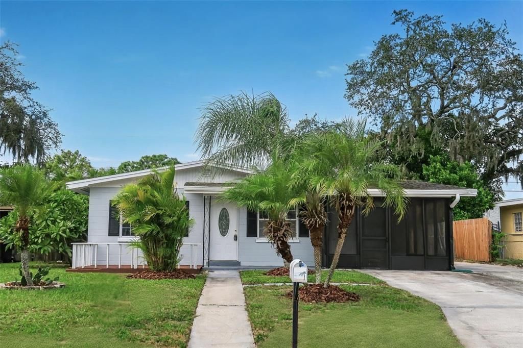 Recently Rented: $1,695 (3 beds, 1 baths, 875 Square Feet)