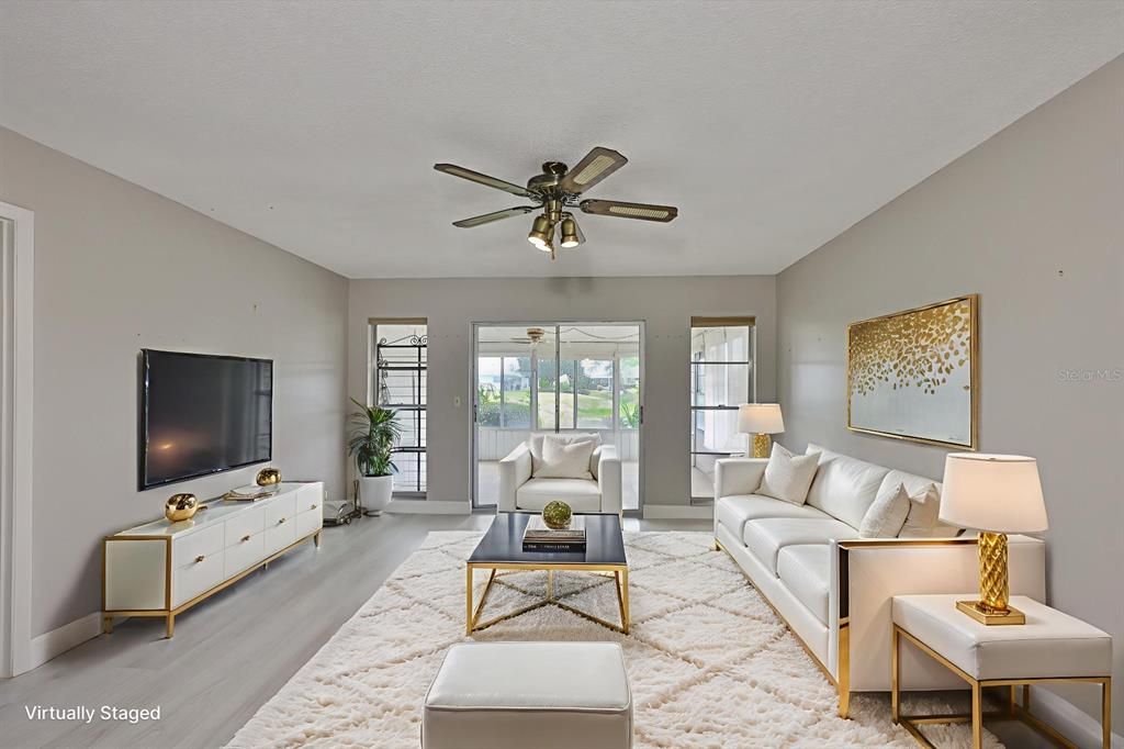 合同活跃: $190,000 (2 贝兹, 2 浴室, 1516 平方英尺)