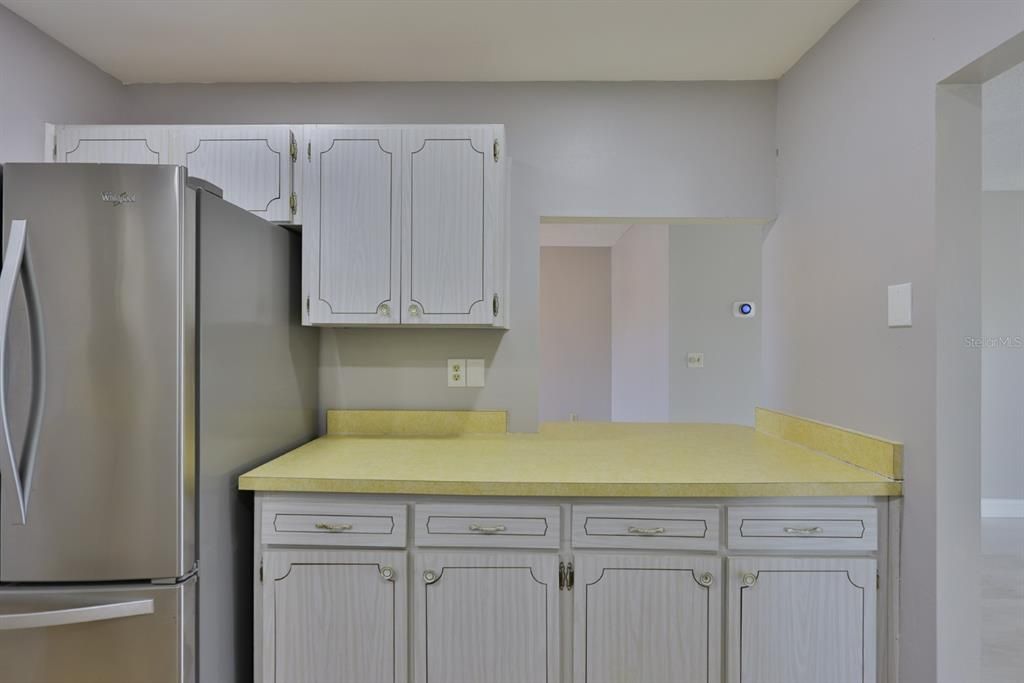 合同活跃: $190,000 (2 贝兹, 2 浴室, 1516 平方英尺)