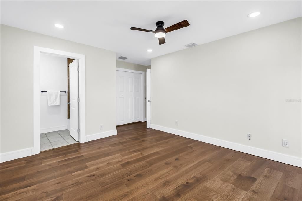 出租: $5,800 (4 贝兹, 4 浴室, 2270 平方英尺)