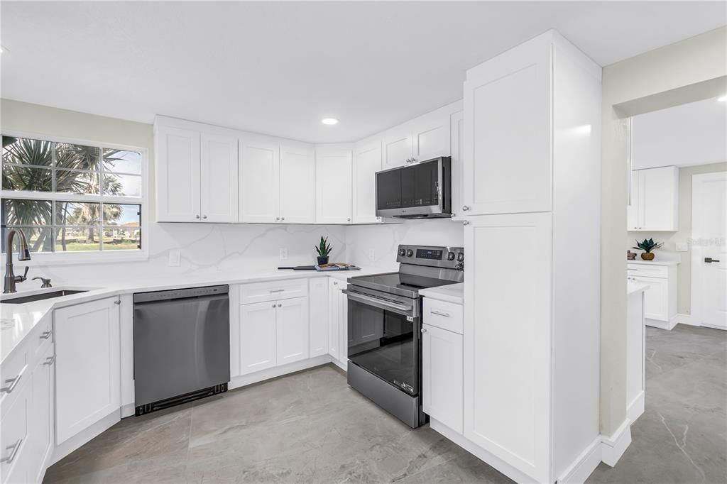 出租: $5,800 (4 贝兹, 4 浴室, 2270 平方英尺)