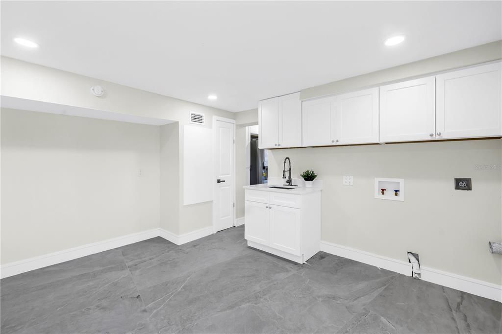 出租: $5,800 (4 贝兹, 4 浴室, 2270 平方英尺)