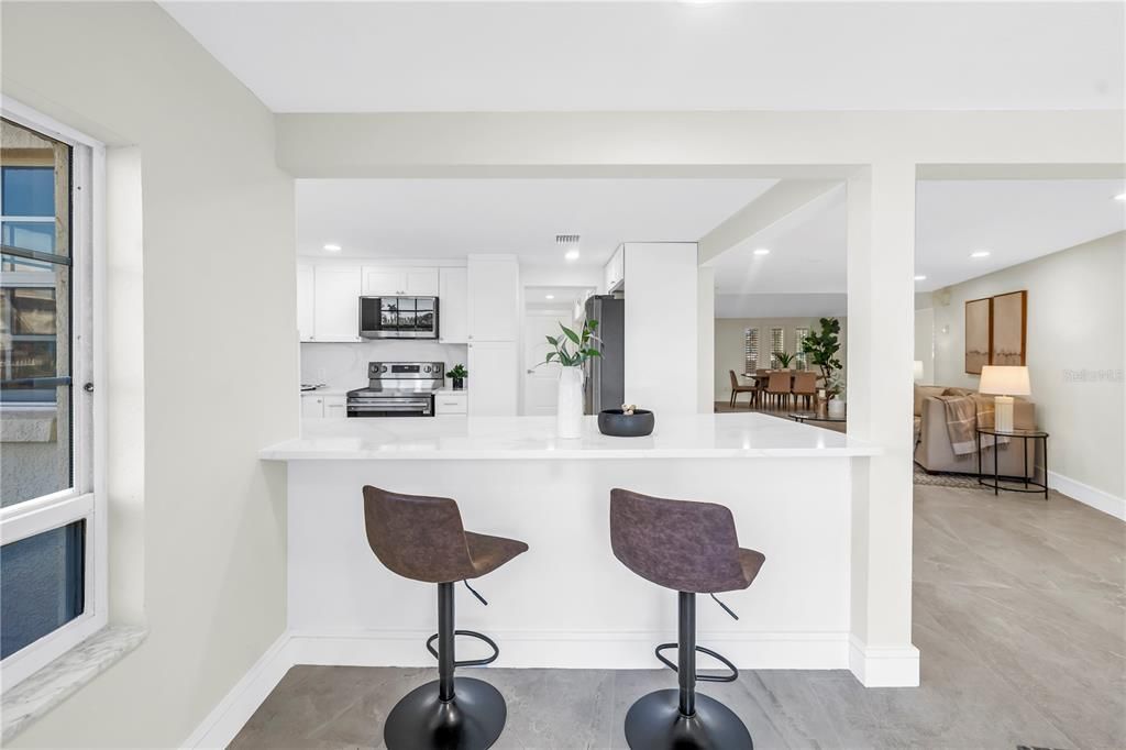 出租: $5,800 (4 贝兹, 4 浴室, 2270 平方英尺)