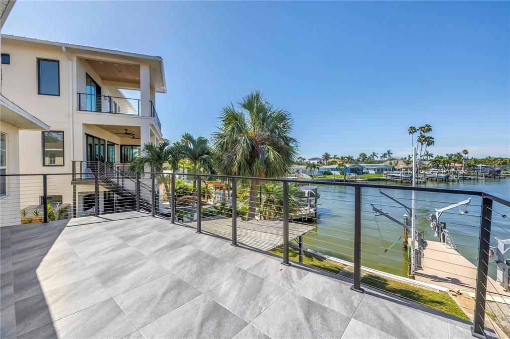 出租: $5,800 (4 贝兹, 4 浴室, 2270 平方英尺)