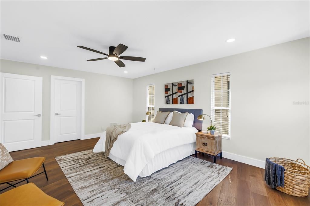 出租: $5,800 (4 贝兹, 4 浴室, 2270 平方英尺)