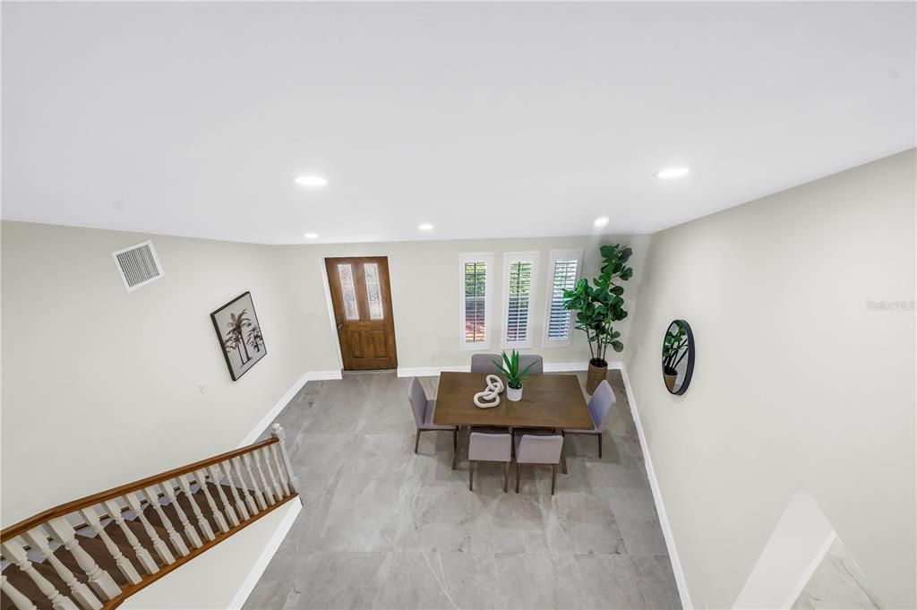 出租: $5,800 (4 贝兹, 4 浴室, 2270 平方英尺)