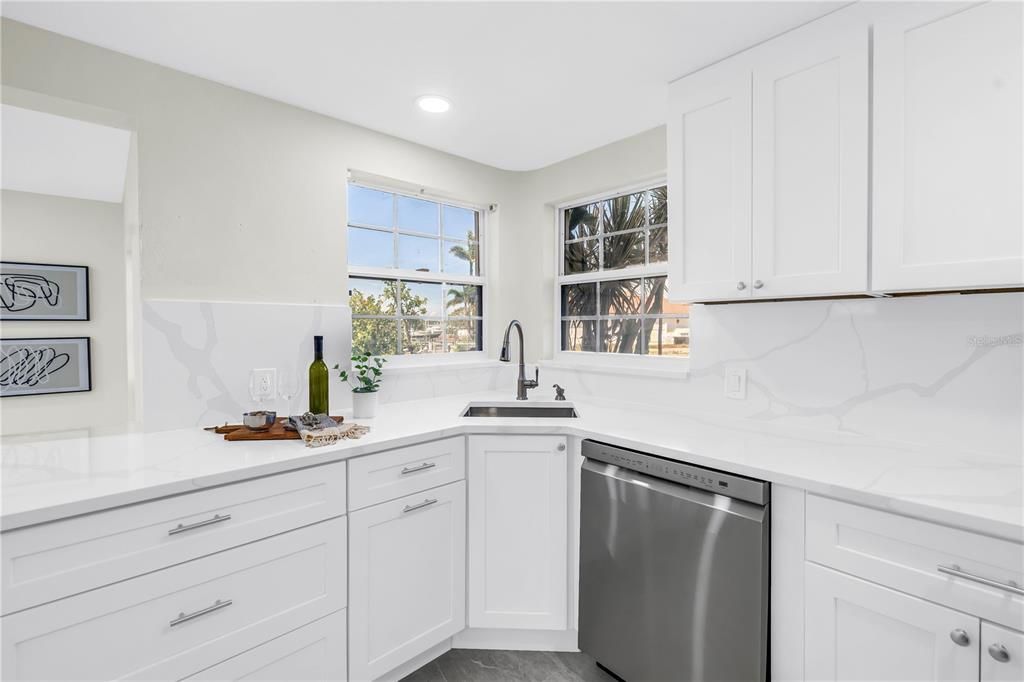 出租: $5,800 (4 贝兹, 4 浴室, 2270 平方英尺)