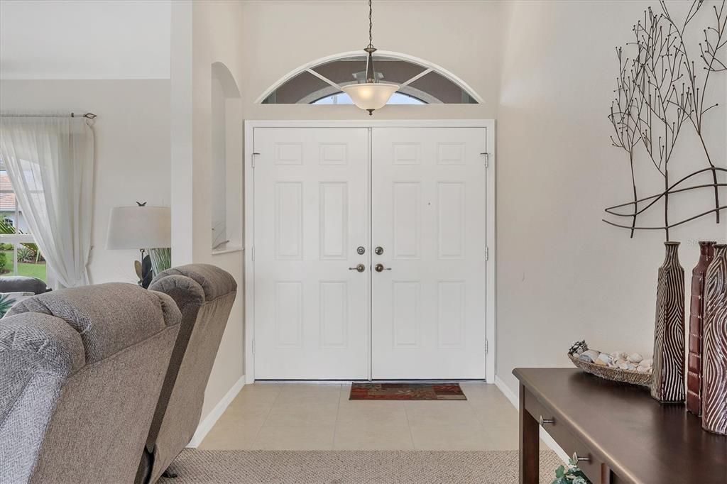 合同活跃: $449,900 (3 贝兹, 2 浴室, 1914 平方英尺)