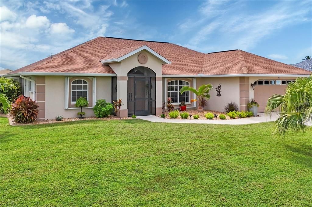 合同活跃: $449,900 (3 贝兹, 2 浴室, 1914 平方英尺)