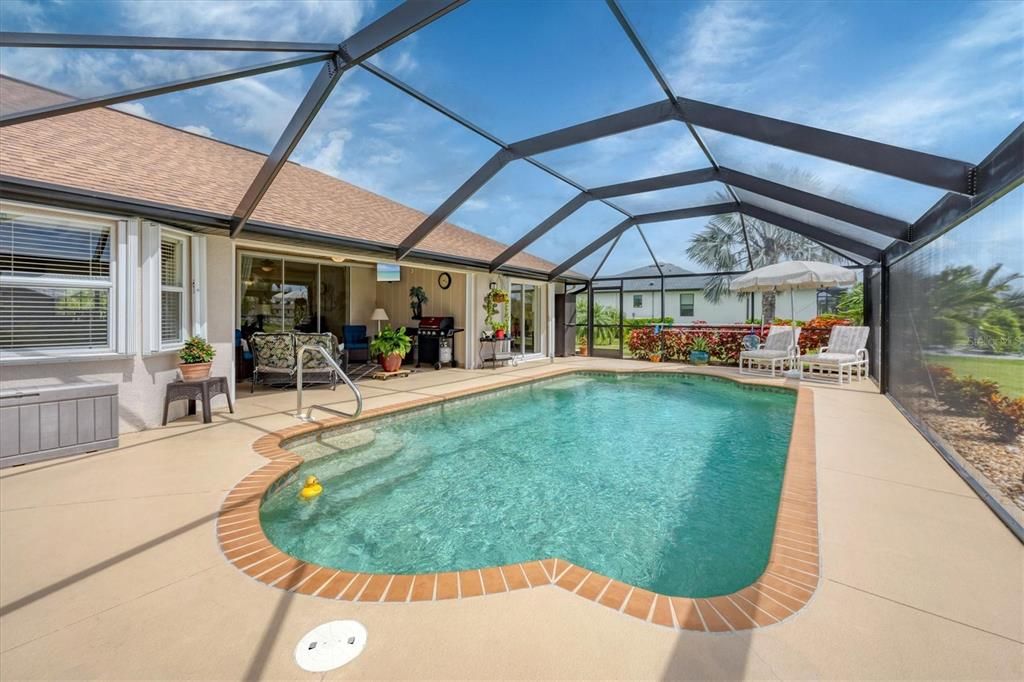 合同活跃: $449,900 (3 贝兹, 2 浴室, 1914 平方英尺)