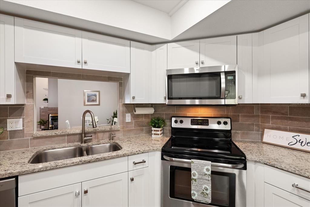 Active With Contract: $325,000 (3 beds, 2 baths, 1610 Square Feet)