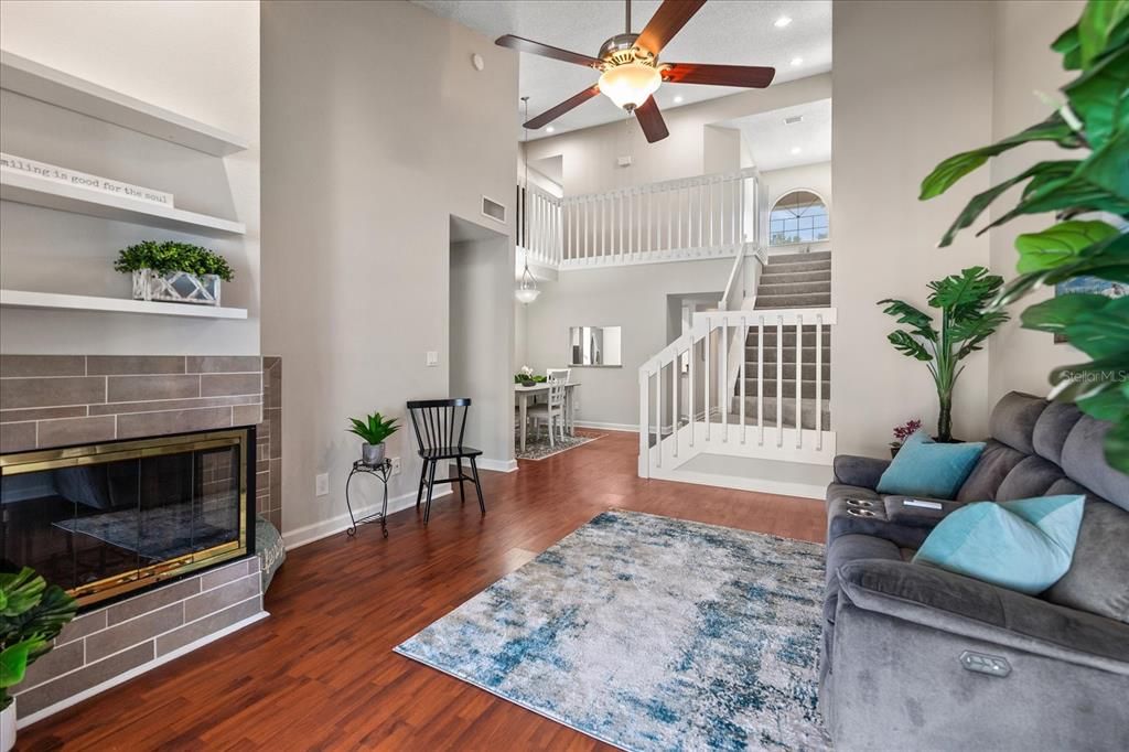 Active With Contract: $325,000 (3 beds, 2 baths, 1610 Square Feet)