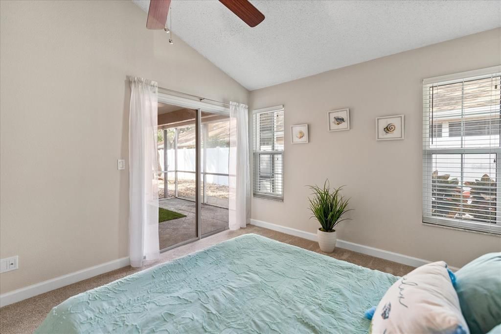 Active With Contract: $325,000 (3 beds, 2 baths, 1610 Square Feet)