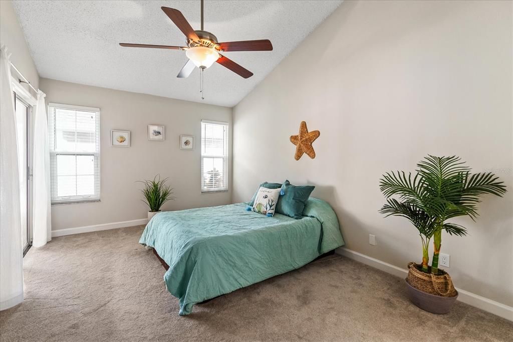 Active With Contract: $325,000 (3 beds, 2 baths, 1610 Square Feet)