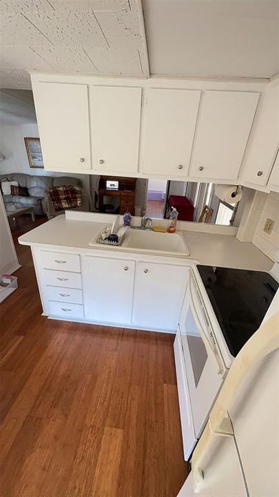 待售: $80,000 (1 贝兹, 1 浴室, 550 平方英尺)