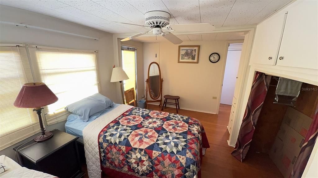 待售: $80,000 (1 贝兹, 1 浴室, 550 平方英尺)