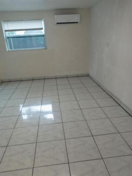 В аренду: $1,250 (1 спален, 1 ванн, 790 Квадратных фут)