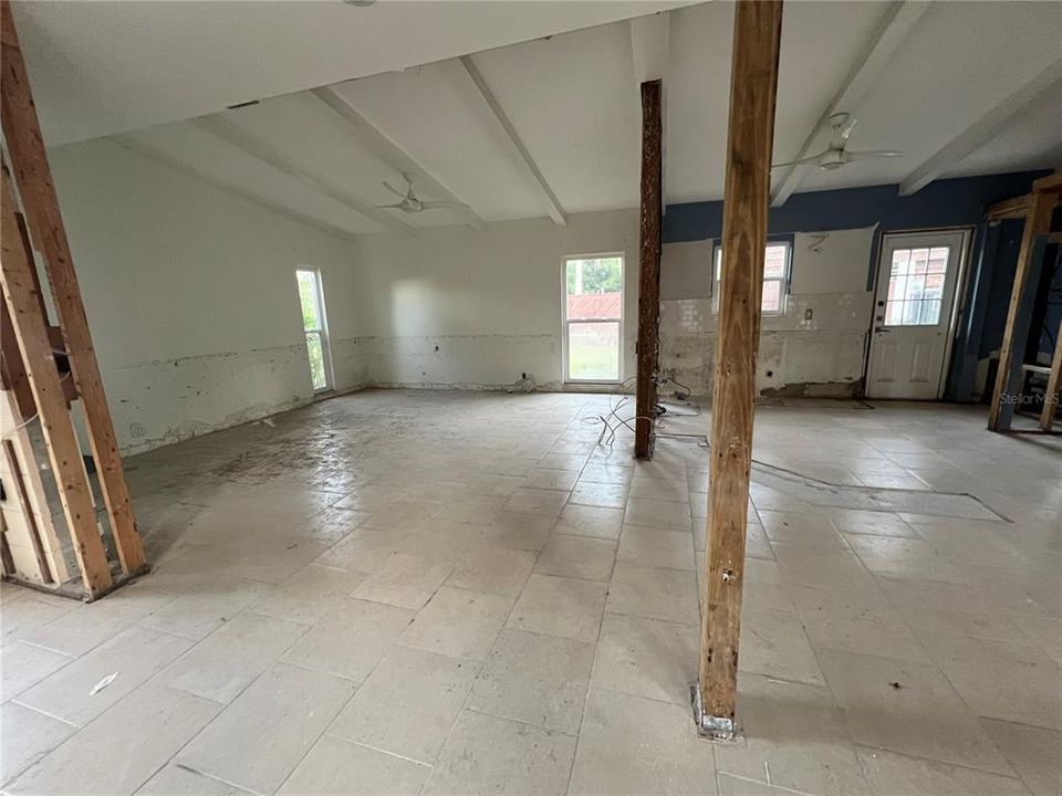 For Sale: $1,750,000 (5 beds, 3 baths, 2543 Square Feet)