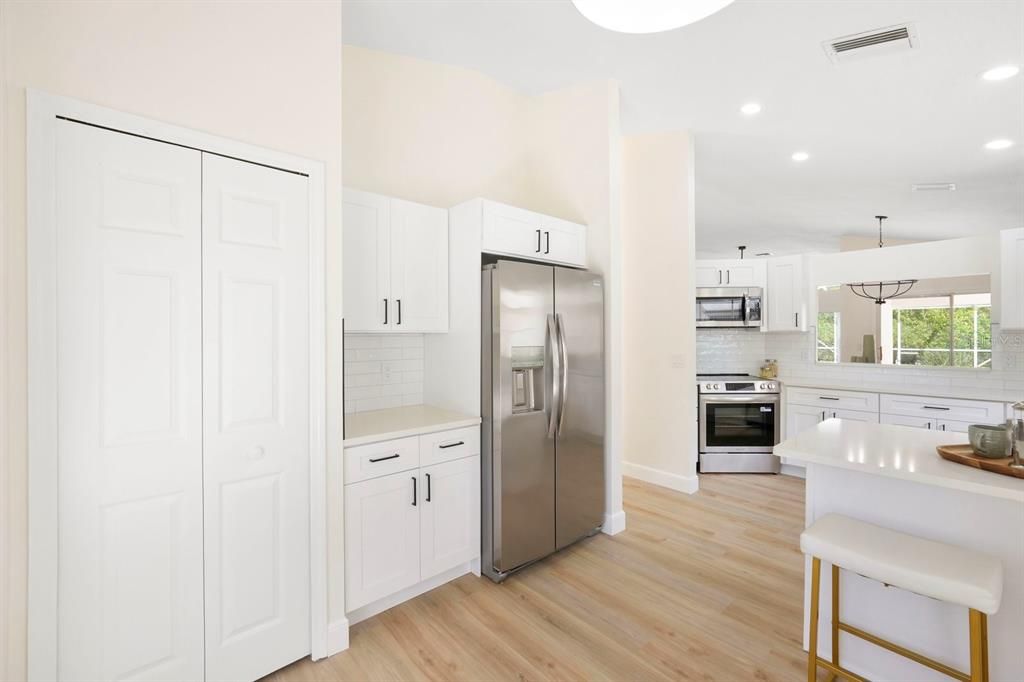 Active With Contract: $464,900 (3 beds, 2 baths, 1862 Square Feet)