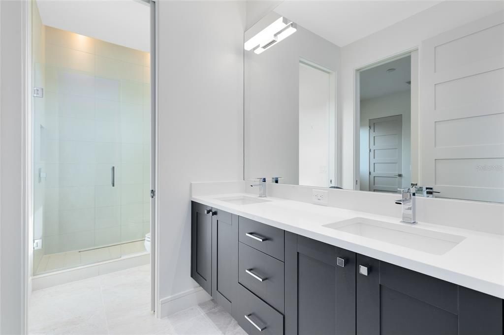 En Venta: $2,950,000 (5 camas, 4 baños, 4519 Pies cuadrados)