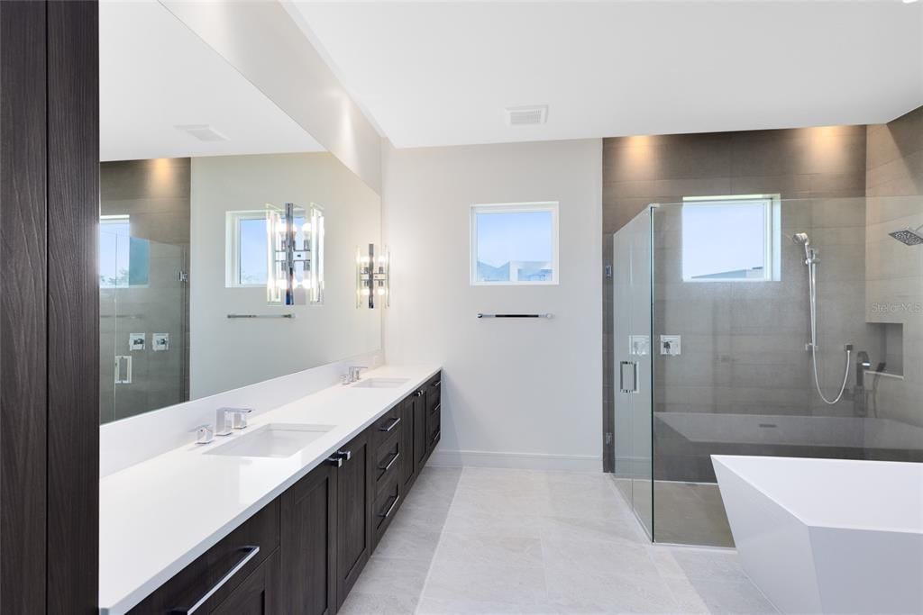 En Venta: $2,950,000 (5 camas, 4 baños, 4519 Pies cuadrados)