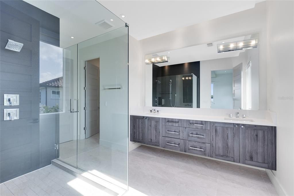 En Venta: $2,950,000 (5 camas, 4 baños, 4519 Pies cuadrados)