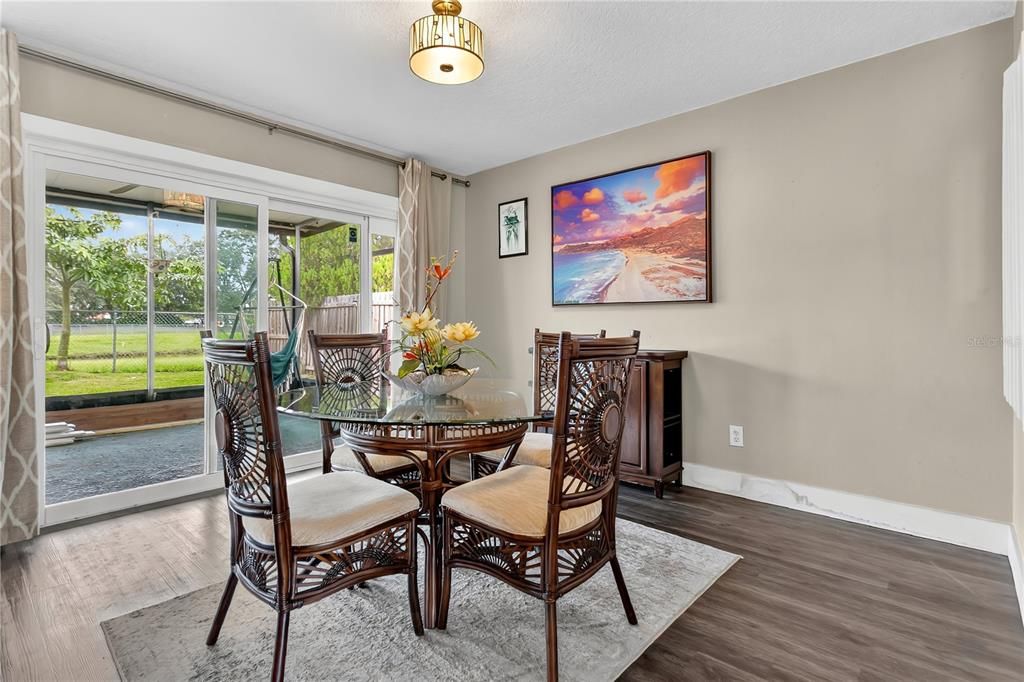 Active With Contract: $385,000 (3 beds, 2 baths, 1566 Square Feet)