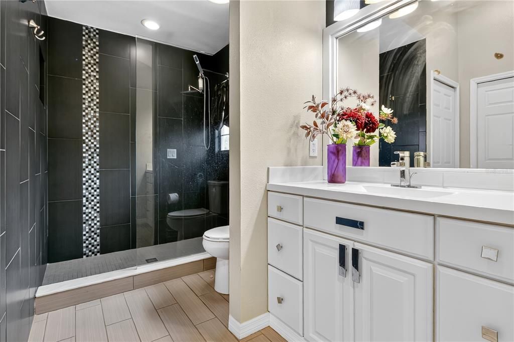 Active With Contract: $385,000 (3 beds, 2 baths, 1566 Square Feet)