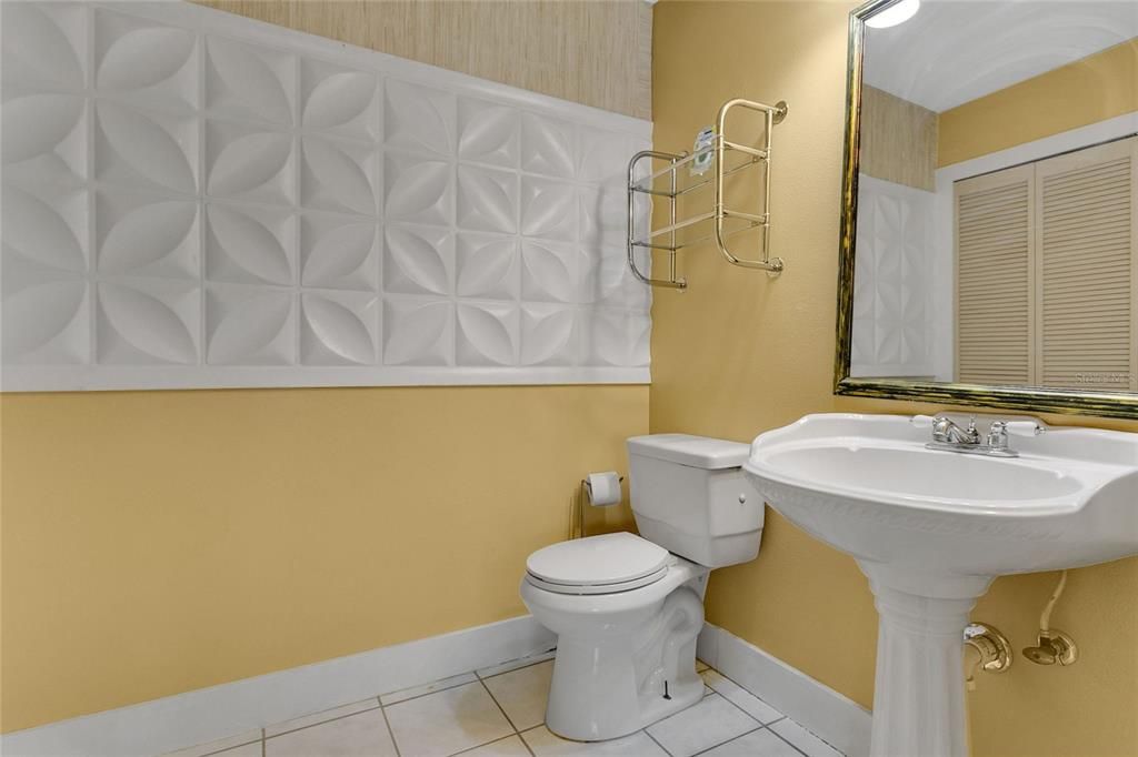 Active With Contract: $385,000 (3 beds, 2 baths, 1566 Square Feet)