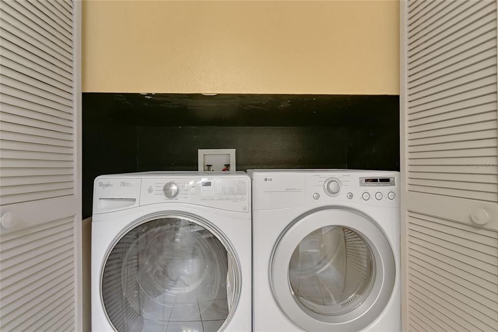 Active With Contract: $385,000 (3 beds, 2 baths, 1566 Square Feet)