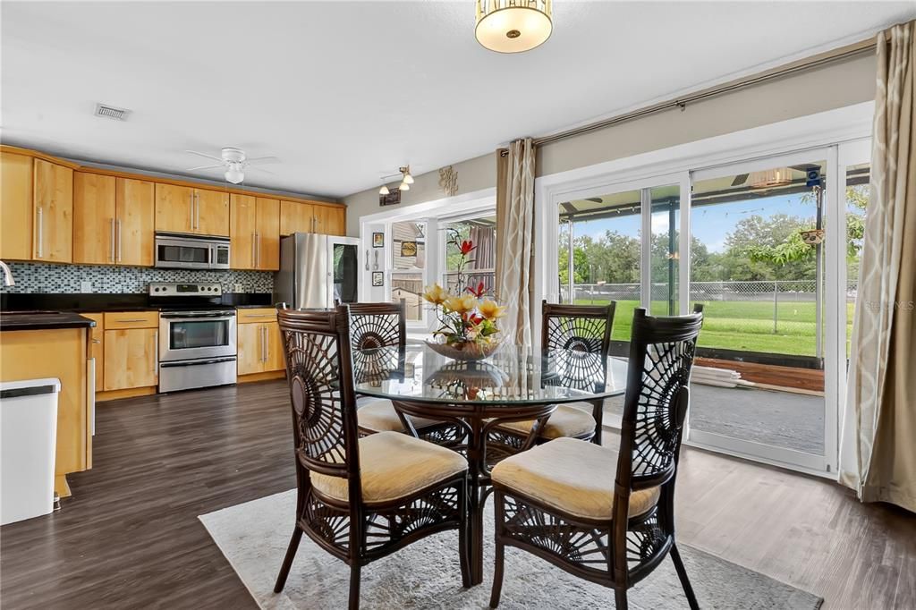 Active With Contract: $385,000 (3 beds, 2 baths, 1566 Square Feet)