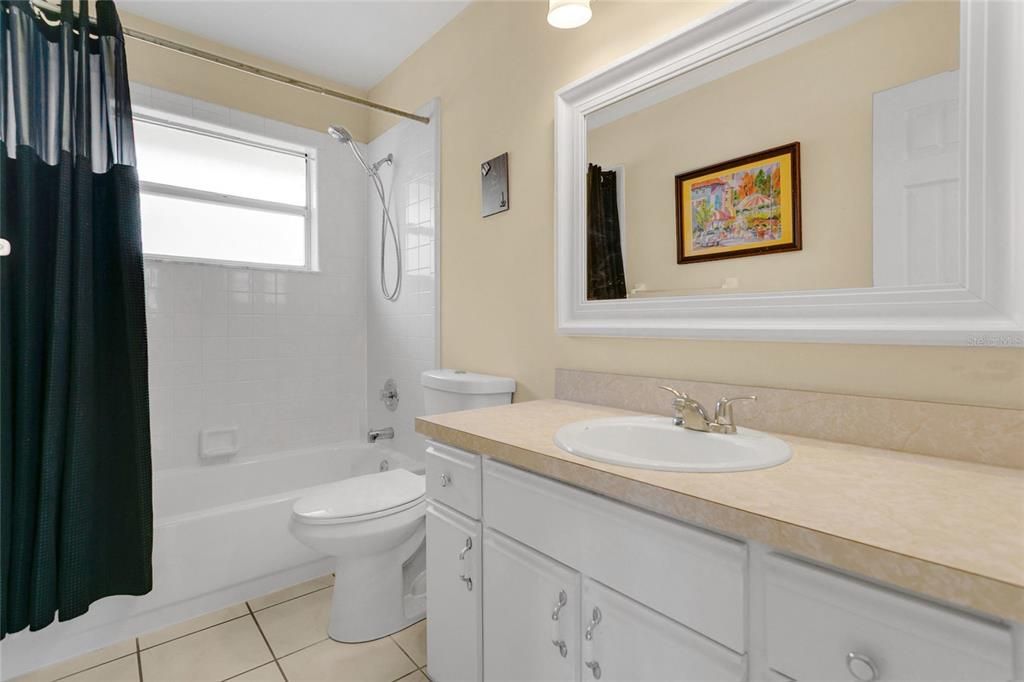 Active With Contract: $385,000 (3 beds, 2 baths, 1566 Square Feet)