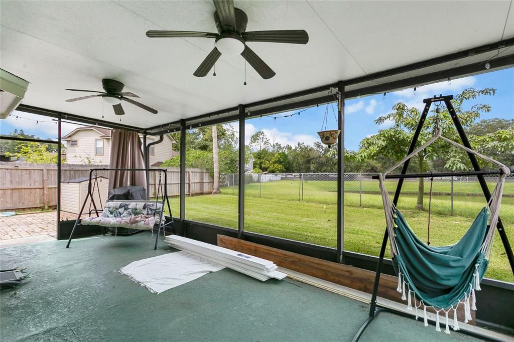 Active With Contract: $385,000 (3 beds, 2 baths, 1566 Square Feet)