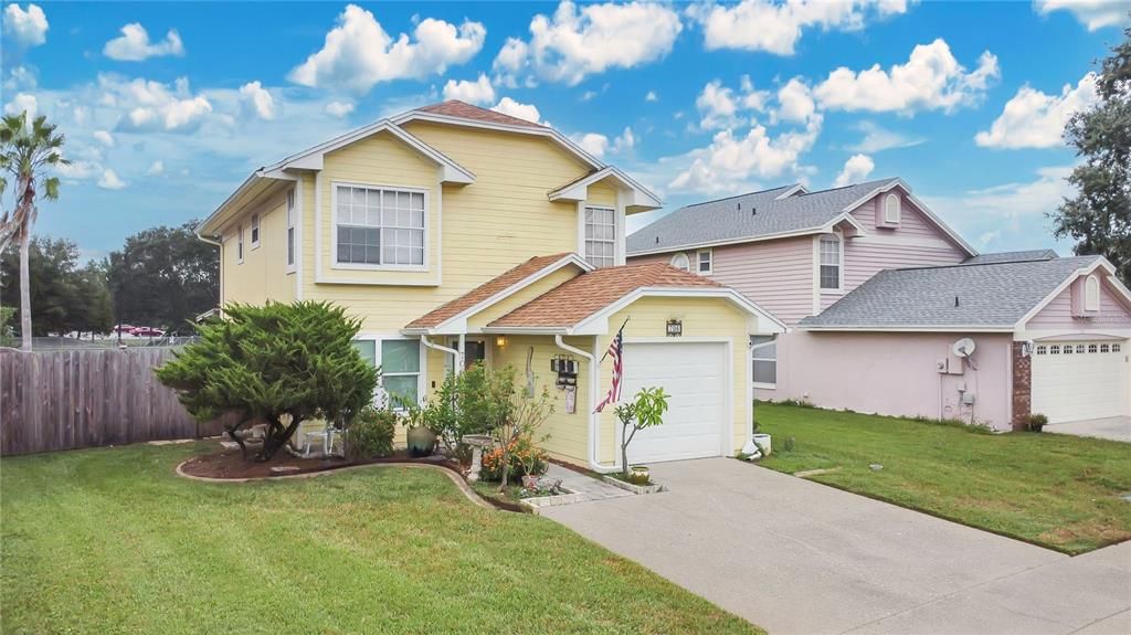 Active With Contract: $385,000 (3 beds, 2 baths, 1566 Square Feet)