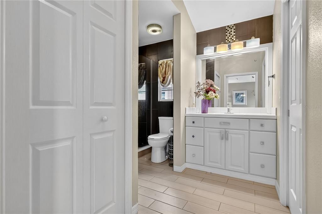 Active With Contract: $385,000 (3 beds, 2 baths, 1566 Square Feet)