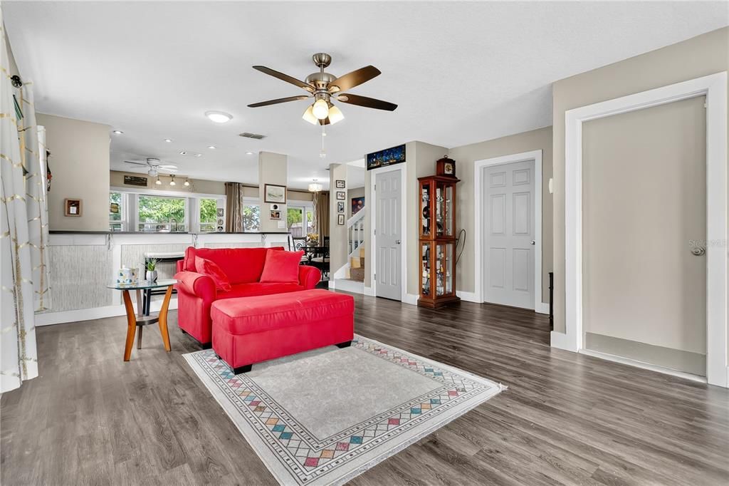 Active With Contract: $385,000 (3 beds, 2 baths, 1566 Square Feet)