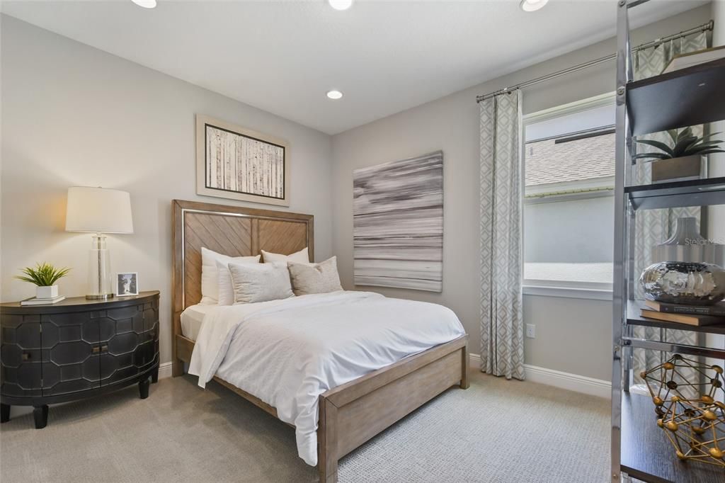 Под контрактом: $3,150 (5 спален, 3 ванн, 3197 Квадратных фут)