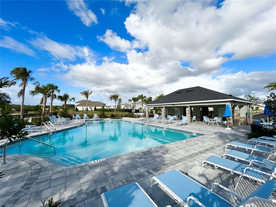 Под контрактом: $3,150 (5 спален, 3 ванн, 3197 Квадратных фут)