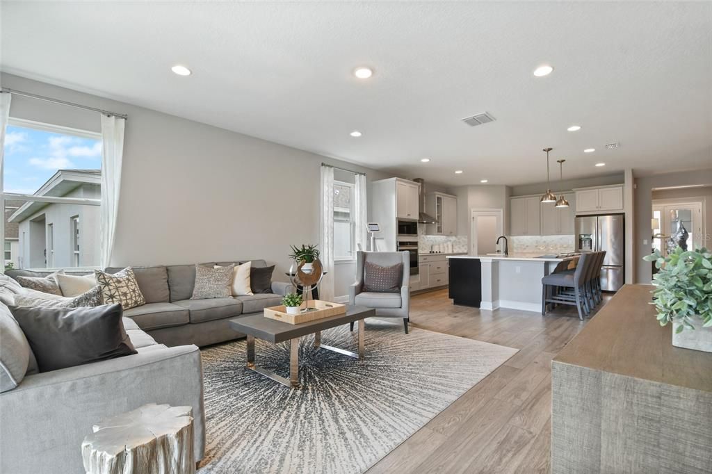 Под контрактом: $3,150 (5 спален, 3 ванн, 3197 Квадратных фут)