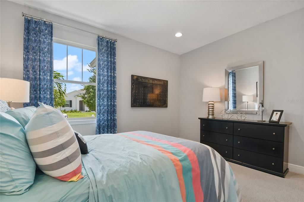 Под контрактом: $3,150 (5 спален, 3 ванн, 3197 Квадратных фут)