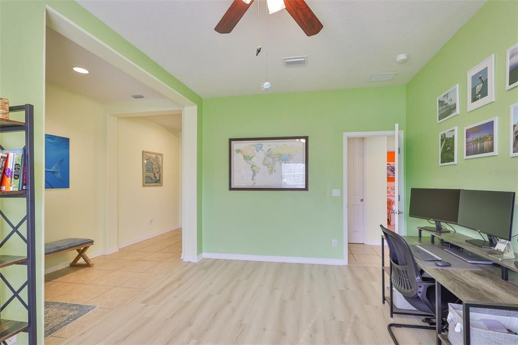 En Venta: $429,999 (4 camas, 2 baños, 2653 Pies cuadrados)