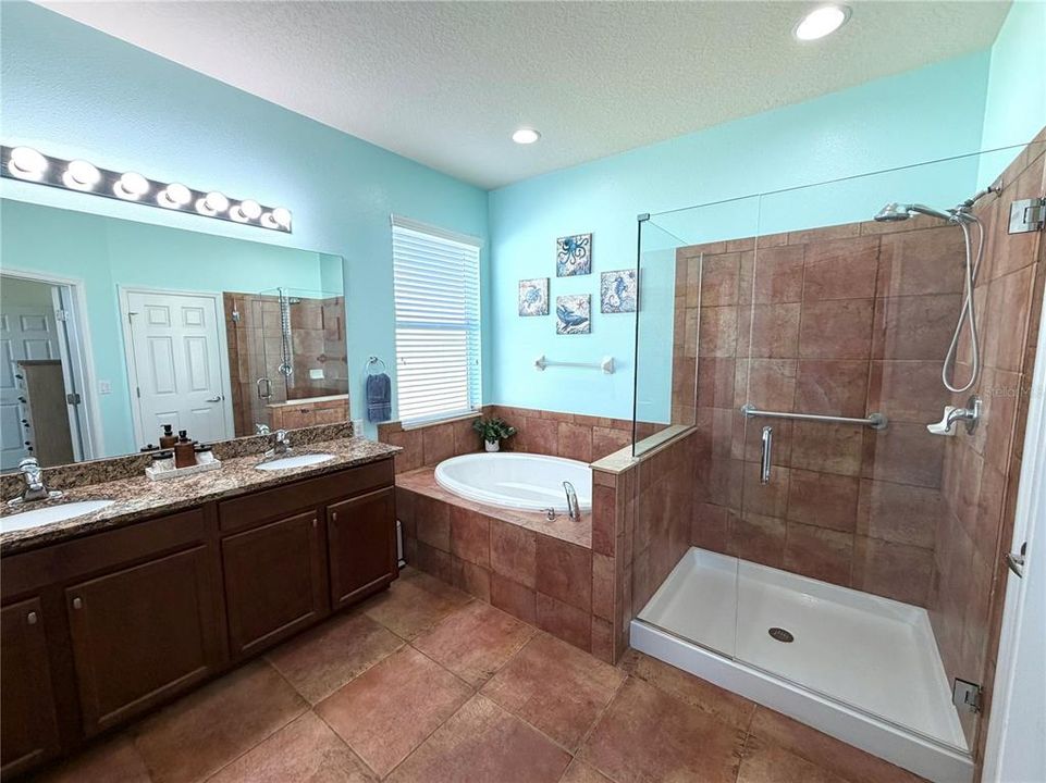 En Venta: $429,999 (4 camas, 2 baños, 2653 Pies cuadrados)