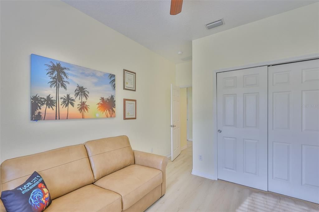 En Venta: $429,999 (4 camas, 2 baños, 2653 Pies cuadrados)