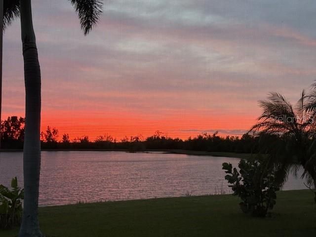 En Venta: $429,999 (4 camas, 2 baños, 2653 Pies cuadrados)