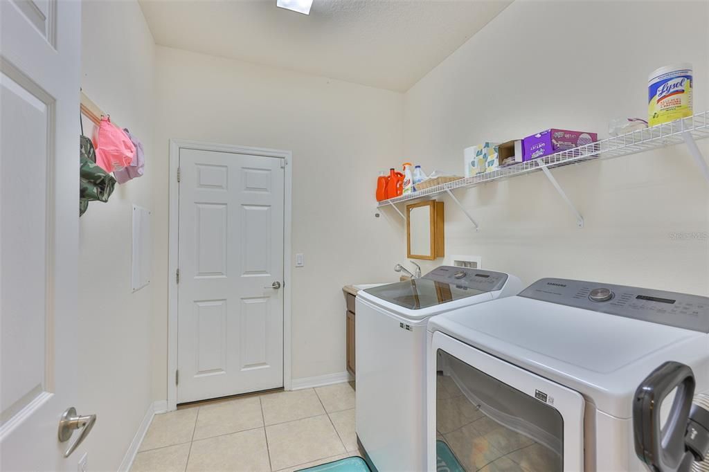 En Venta: $429,999 (4 camas, 2 baños, 2653 Pies cuadrados)