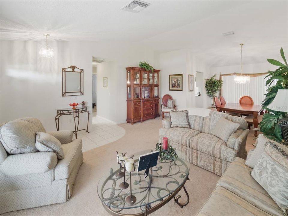 Active With Contract: $269,900 (2 beds, 2 baths, 1825 Square Feet)