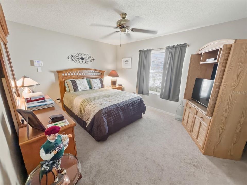 Active With Contract: $269,900 (2 beds, 2 baths, 1825 Square Feet)