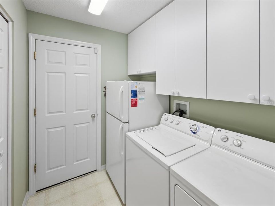 Active With Contract: $269,900 (2 beds, 2 baths, 1825 Square Feet)