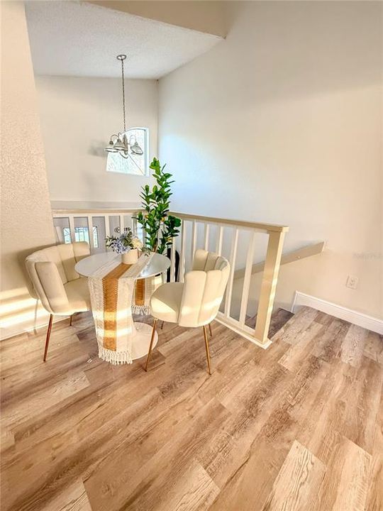 На продажу: $219,900 (2 спален, 2 ванн, 1032 Квадратных фут)