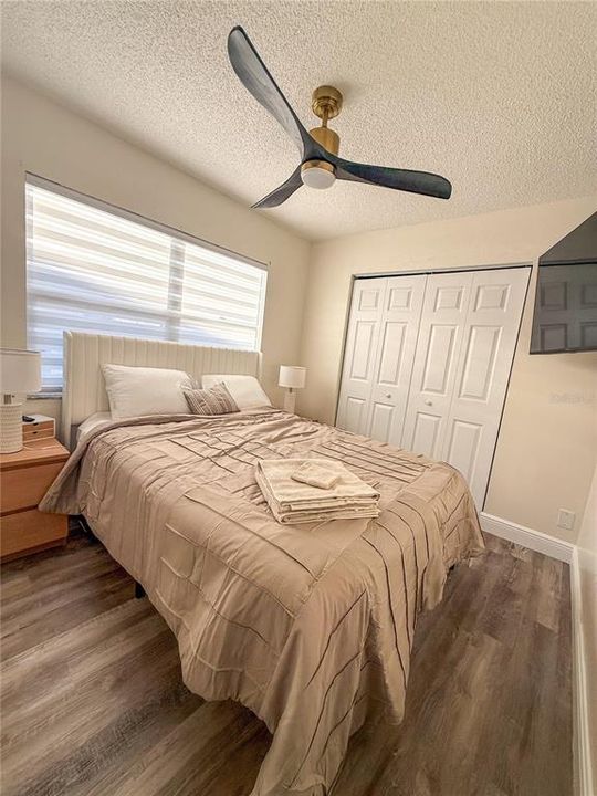 На продажу: $219,900 (2 спален, 2 ванн, 1032 Квадратных фут)